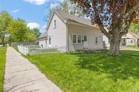 5996 Princess St, Taylor, MI 48180