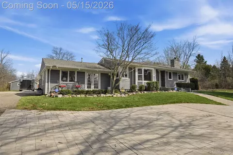 26300 Johns Rd, Lyon, MI 48178
