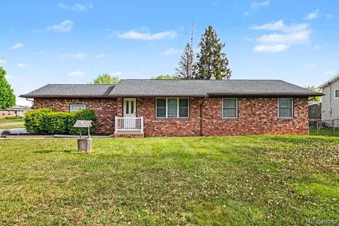 4497 Sunnymead Ave, Burton, MI 48519