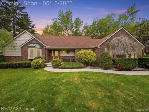 24892 Melody Ln, Taylor, MI 48180