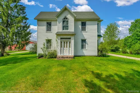 5390 Walker Rd, Clyde, MI 48049