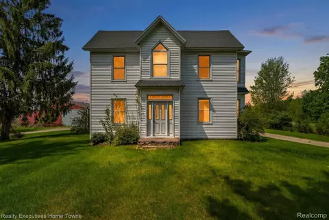 5390 Walker Rd, Clyde, MI 48049