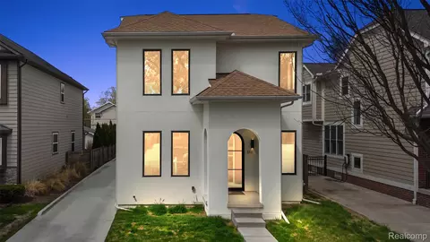 1307 Humphrey Ave, Birmingham, MI 48009