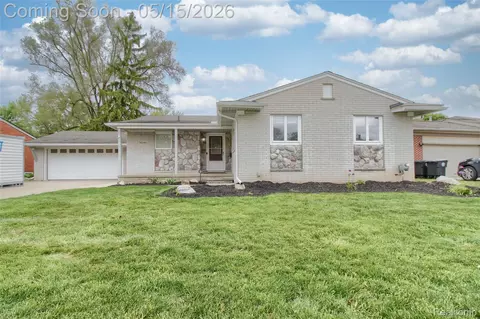 30256 Brookview Dr, Livonia, MI 48152