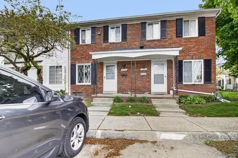 13806 Bonington Dr, Sterling Heights, MI 48312
