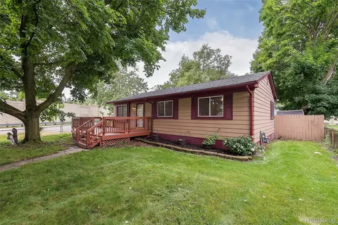 658 Kansas Ave, Ypsilanti, MI 48198