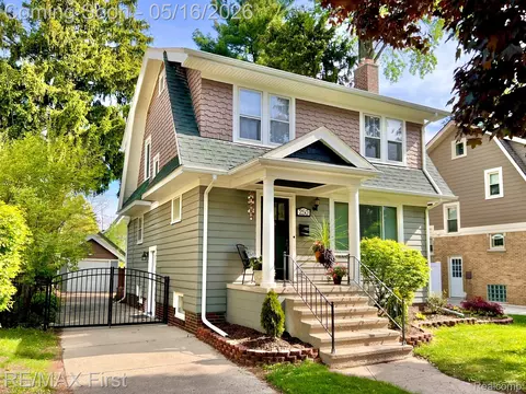 250 W Drayton St, Ferndale, MI 48220