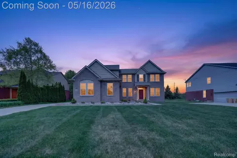 54908 N Grenelefe Cir W, Lyon, MI 48178