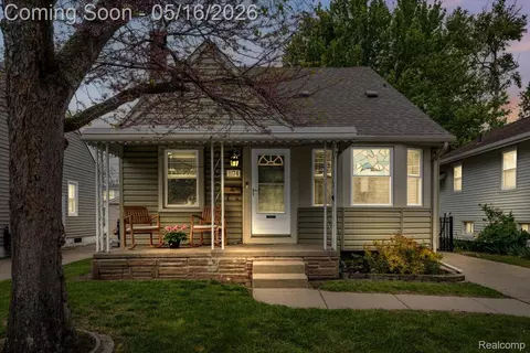 1174 Columbia Rd, Berkley, MI 48072