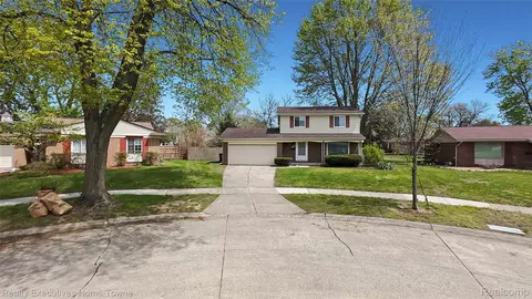 39256 Grennada St, Livonia, MI 48154
