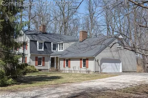 47300 Maplebrook, Northville, MI 48168