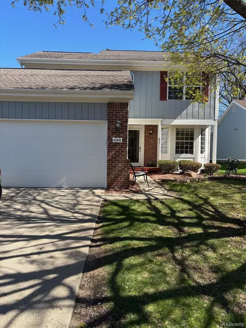 41532 Belden Cir, Novi, MI 48377