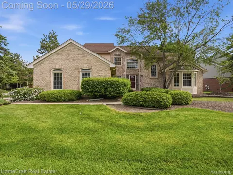 45088 Danbury Rd, Canton, MI 48188