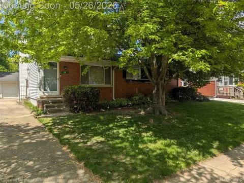 28 W Phillips Ave, Milan, MI 48160