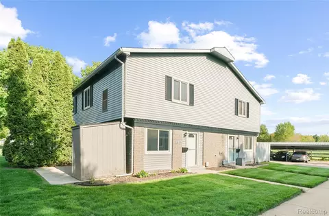 41257 S Woodbury Green Dr, Van Buren, MI 48111