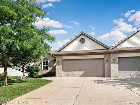 2191 Pleasant Dr, Commerce, MI 48390
