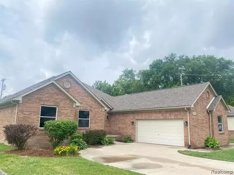 25014 Trombley St, Harrison, MI 48045