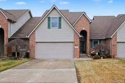 2053 Golfcrest Dr, Davison, MI 48423