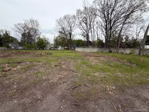 00008 Kinloch St, Southfield, MI 48033
