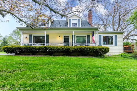 9840 Currie Rd, Northville, MI 48167