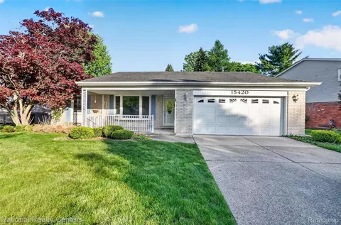 15420 Susanna Cir, Livonia, MI 48154