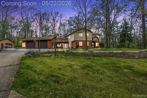 11111 Hibner Rd, Hartland, MI 48353