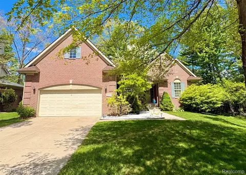 42392 White Hart Blvd, Canton, MI 48188
