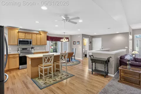 Kitchen - 9508 Pine Needle Trl, Flushing, MI 48433 photo 1 of 2