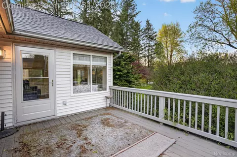 Exterior - 9508 Pine Needle Trl, Flushing, MI 48433 photo 4 of 4