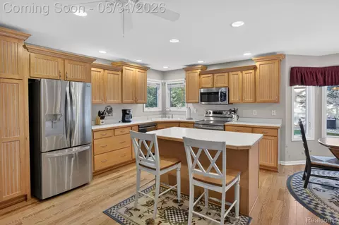 Kitchen - 9508 Pine Needle Trl, Flushing, MI 48433 photo 2 of 2