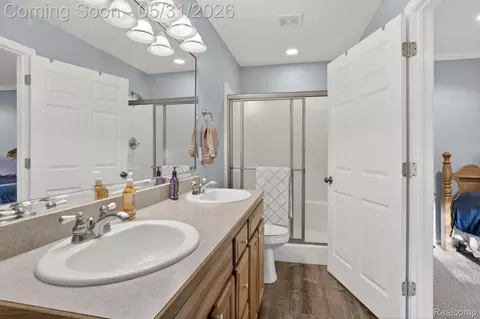 Bath - 9508 Pine Needle Trl, Flushing, MI 48433 photo 2 of 2