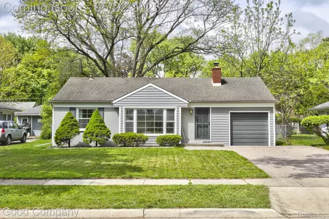 27347 Shagbark Dr, Southfield, MI 48076