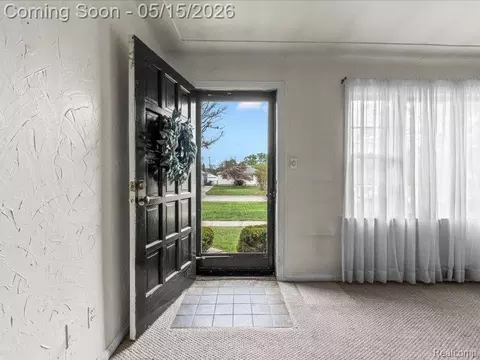 Entry Way - 2229 E 8 Mile Rd, Grosse Pointe Woods, MI 48236 photo 1 of 1