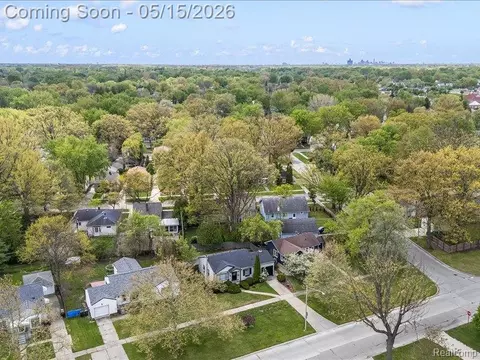 View/Area - 2229 E 8 Mile Rd, Grosse Pointe Woods, MI 48236 photo 3 of 3