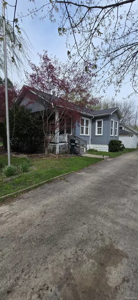 16130 Five Points St, Detroit, MI 48240