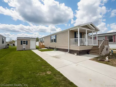 269 Westbrook Ct, Port Huron, MI 48060