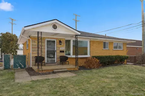1544 Sheffield Rd, Birmingham, MI 48009