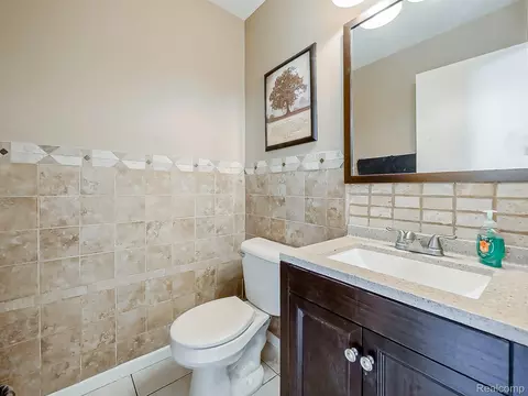 Bath - 48199 Lafayette Dr, Macomb, MI 48044 photo 1 of 6