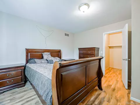 Bedroom - 48199 Lafayette Dr, Macomb, MI 48044 photo 9 of 12