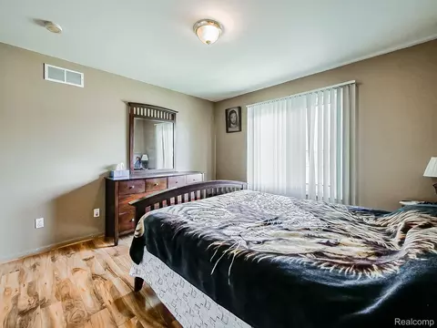Bedroom - 48199 Lafayette Dr, Macomb, MI 48044 photo 6 of 12