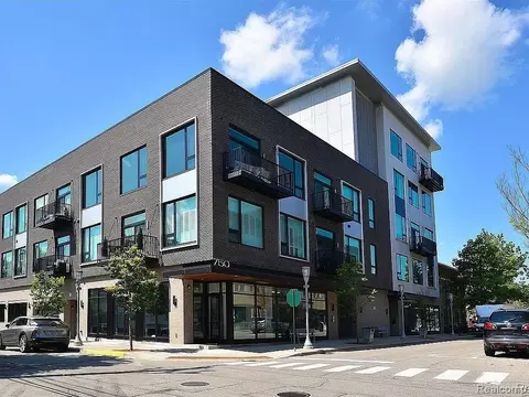 750 Forest Ave #304, Birmingham, MI 48009