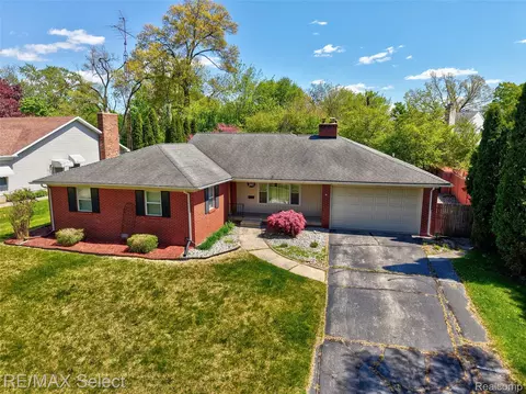 3441 Hawthorne Dr, Flint, MI 48503