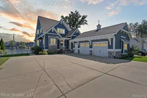 16295 Whitehead Dr, Argentine, MI 48451