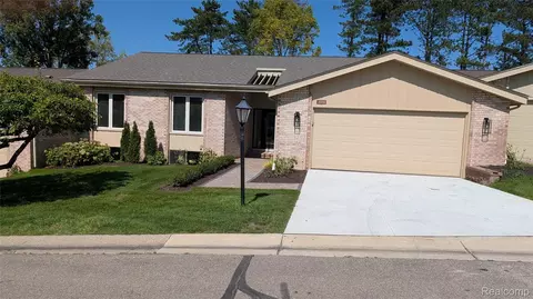 2014 Waldons Ct S, West Bloomfield, MI 48322