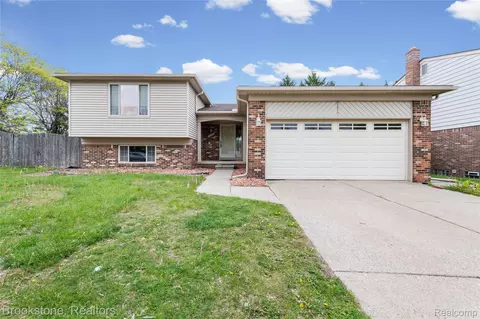 38982 Sutton Dr, Sterling Heights, MI 48310