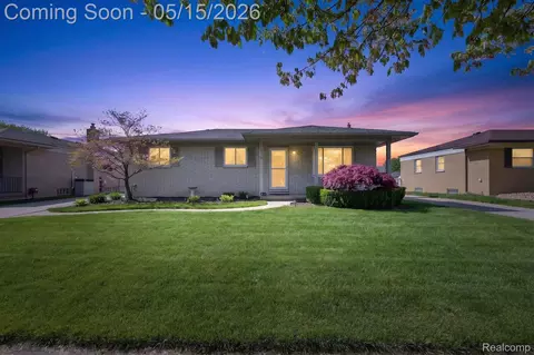 17830 Kuecken St, Clinton Township, MI 48038