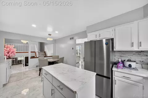 Kitchen - 17906 Cider Mill St, Macomb, MI 48044 photo 4 of 4
