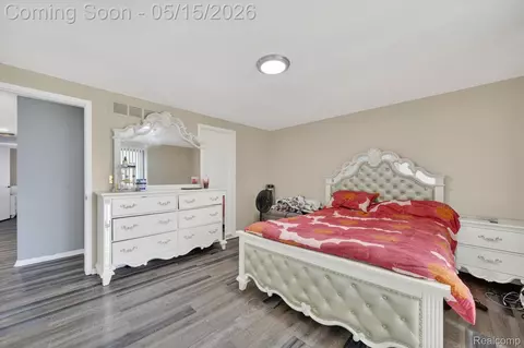 Bedroom - 17906 Cider Mill St, Macomb, MI 48044 photo 2 of 12