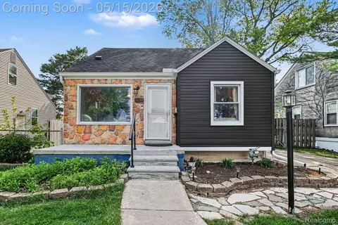 3210 N Wilson Ave, Royal Oak, MI 48073