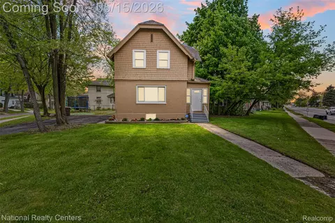 686 N Perry St, Pontiac, MI 48342